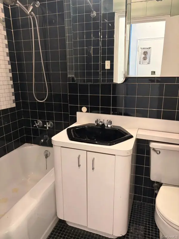 99-60 63rd Road #1H, Rego Park, NY 11374