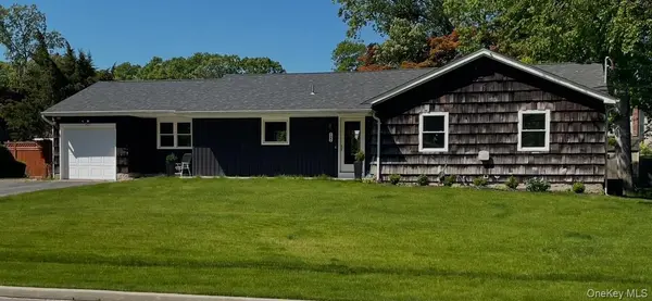 122 Rocky Point Landing RD, Rocky Point, NY 11778