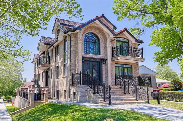 21-20 Francis Lewis BLVD, Whitestone, NY 11357