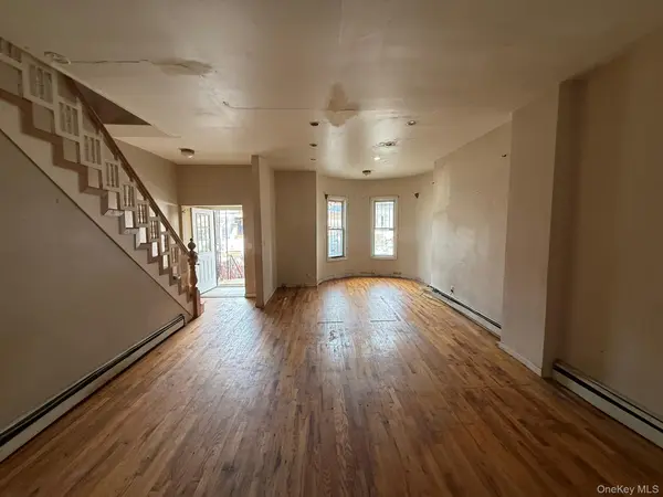 740 E 218th ST, Bronx, NY 10467