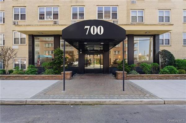 700 Shore RD #2A, Long Beach, NY 11561