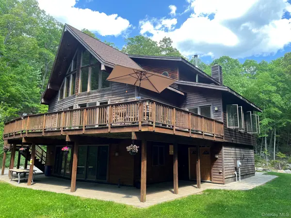 82 Indian Lake RD, Putnam Valley, NY 10579