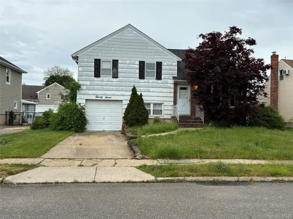 27 Elizabeth DR, Bethpage, NY 11714