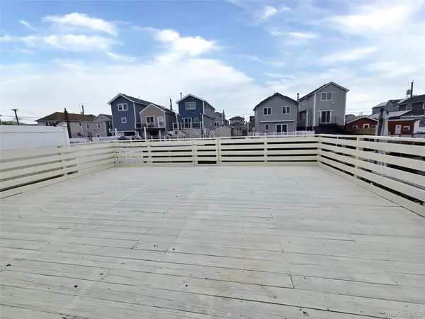 20 W 10th RD, Broad Channel, NY 11693