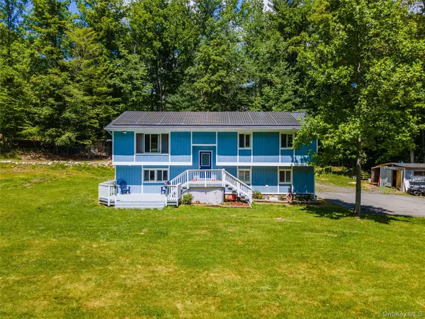 20 Patrick DR, Bloomingburg, NY 12721