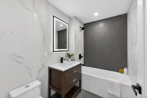 31-65 14th ST #3F, Astoria, NY 11106