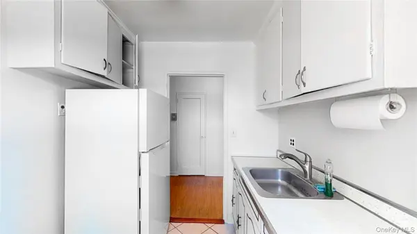 52-21 39th RD #2A, Woodside, NY 11377