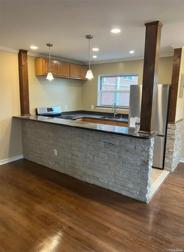 196-23 Dunton AVE #2B, Holliswood, NY 11423