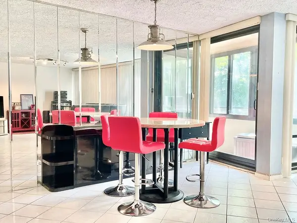 10-10 166 ST #3A, Beechhurst, NY 11357