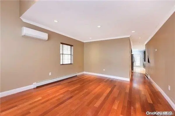 71-26 58th AVE, Maspeth, NY 11378