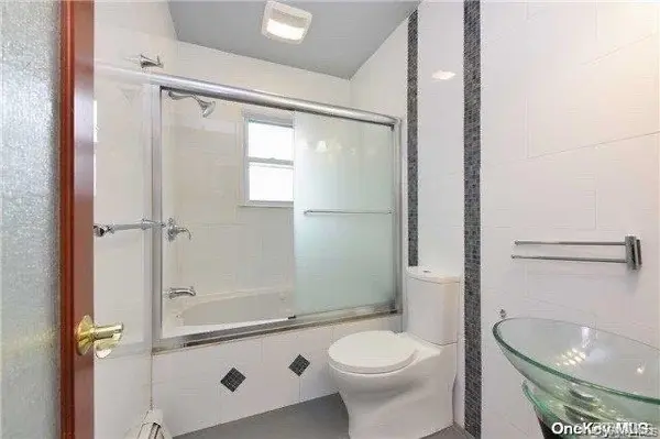 71-26 58th AVE, Maspeth, NY 11378