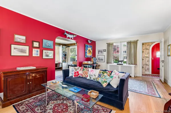 120 William ST, East Williston, NY 11596