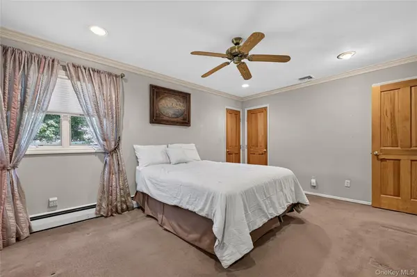 7 Chatham RD, Commack, NY 11725