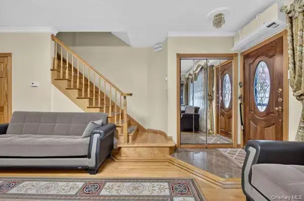 102-08 62nd RD, Forest Hills, NY 11375