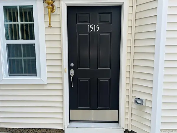 1515 Balsam DR, New Windsor, NY 12553