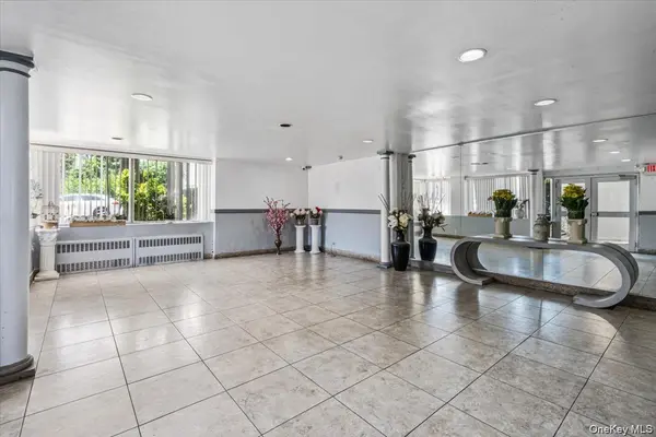 3425 150th Pl #1E, Flushing, NY 11354