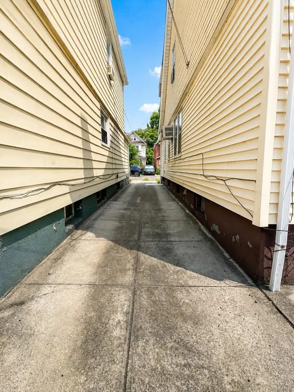 87-09 69th AVE, Forest Hills, NY 11375