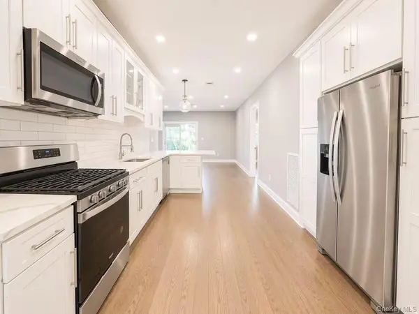 68-02 Jay Ave, Maspeth, NY 11378