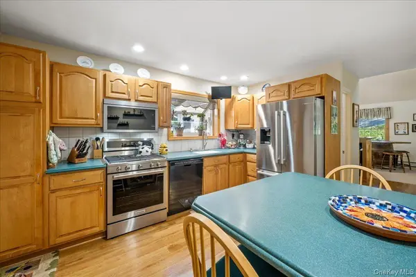 28 Winthrop DR, Cortlandt Manor, NY 10567