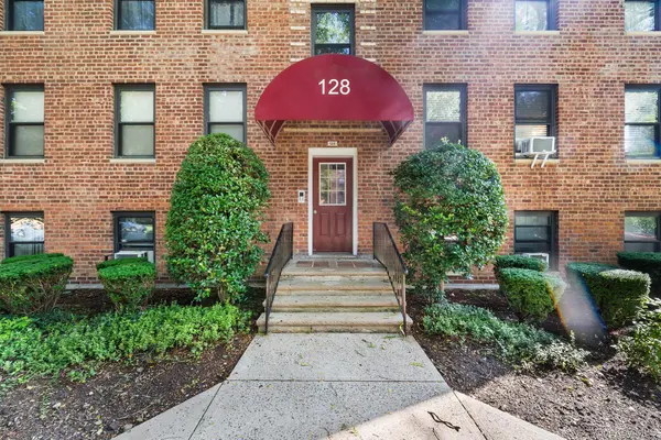 128 Richbell RD #B4, Mamaroneck, NY 10538