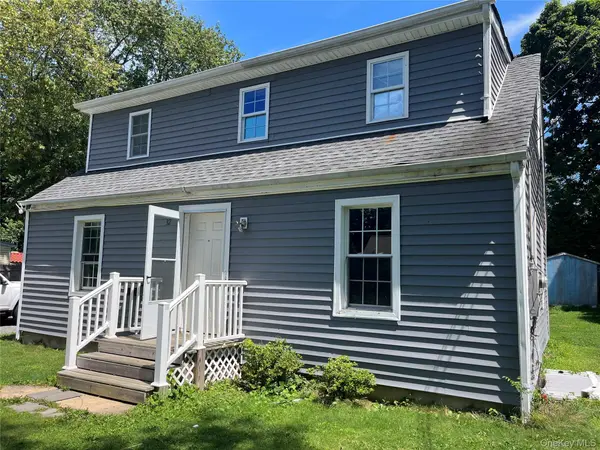 32 7th AVE, Huntington Station, NY 11746