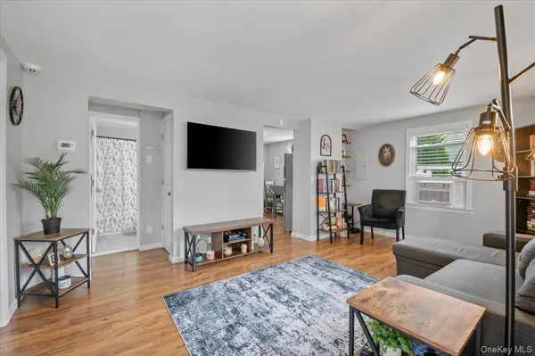 1347 Peters BLVD, Bay Shore, NY 11706