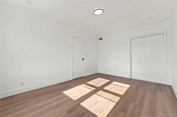 65-40 79th ST, Middle Village, NY 11379