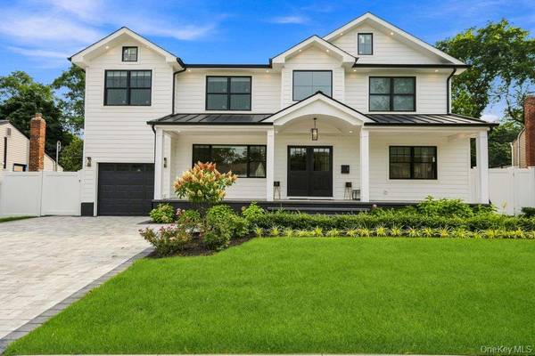 8 Allison DR, Old Bethpage, NY 11804