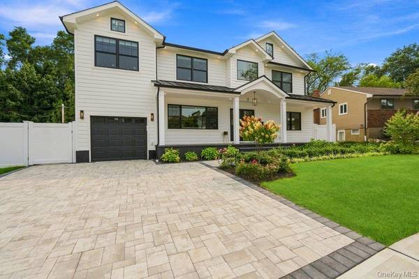 8 Allison DR, Old Bethpage, NY 11804