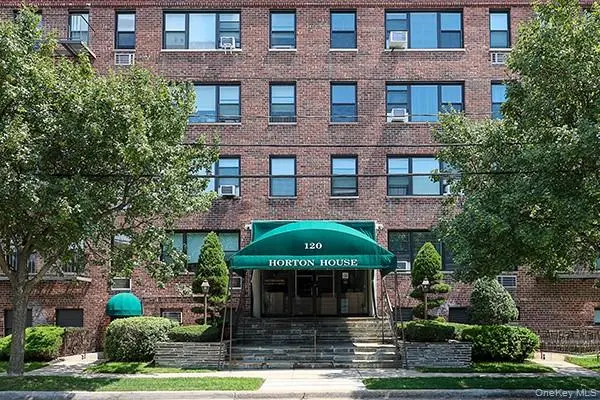 120 Horton HWY #c2, Mineola, NY 11501