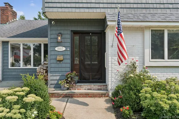 1007 Stafford RD, Valley Stream, NY 11580