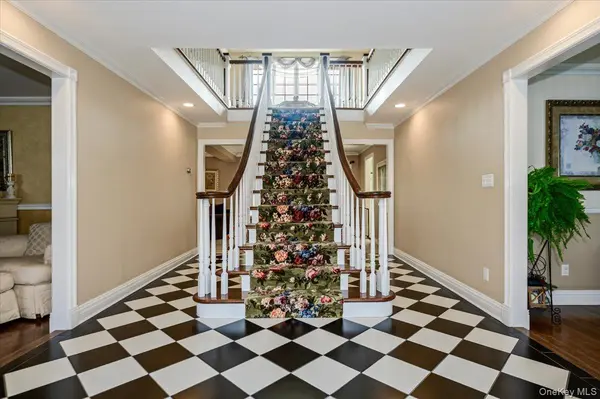 150 Harborview DR, Massapequa, NY 11758