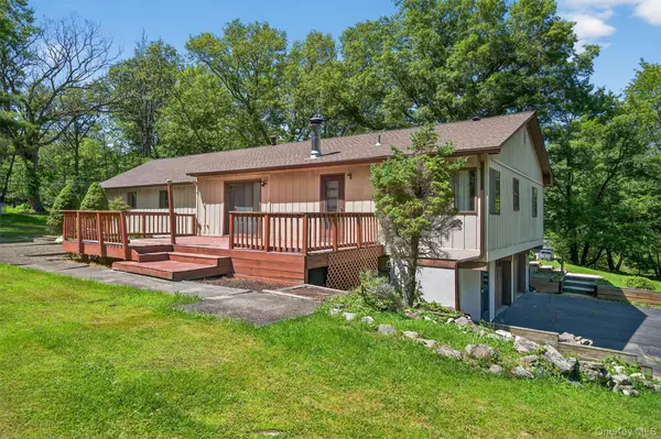 351 Ski Run RD, Bloomingburg, NY 12721