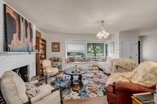 28 Reynolds RD, Glen Cove, NY 11542