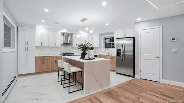 918 Throgs Neck Expwy, Bronx, NY 10465