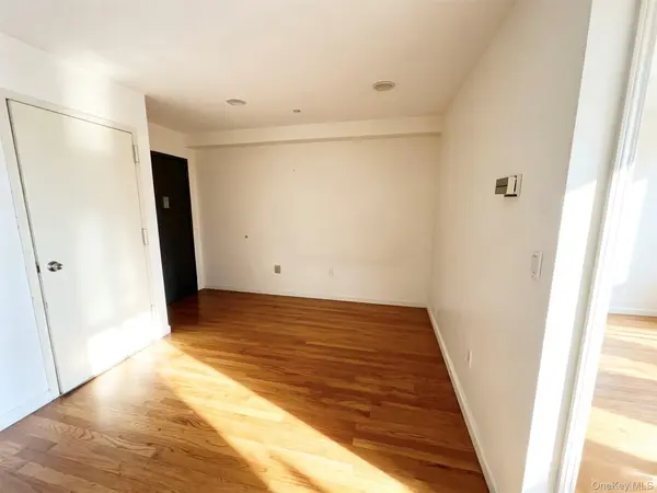 14105 Cherry AVE #5F, Flushing, NY 11355