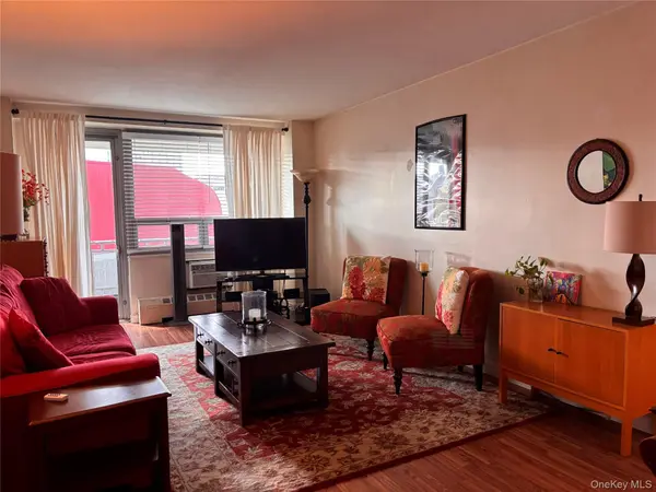 61-25 97th ST #6E, Rego Park, NY 11374