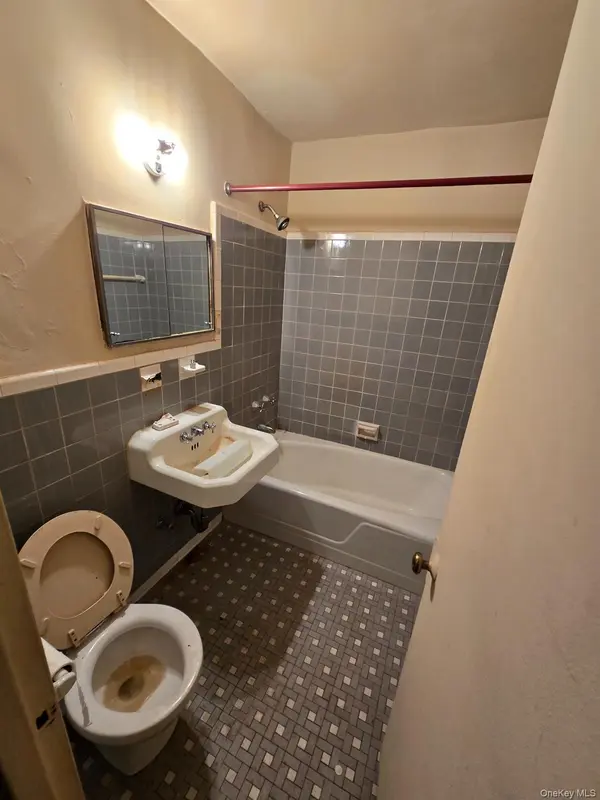 2835 Webb AVE #7J, Bronx, NY 10468