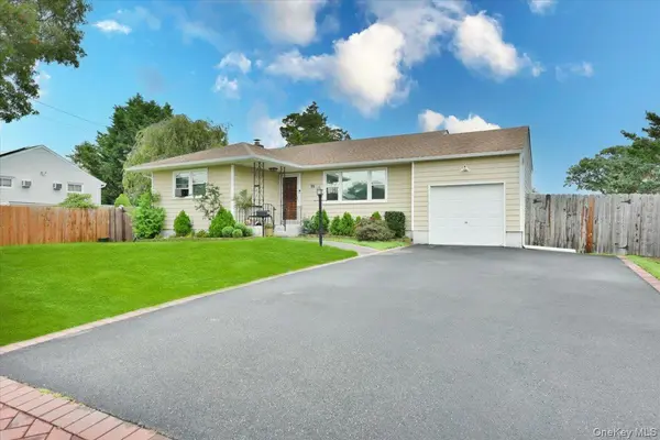95 Jenkins AVE, North Babylon, NY 11703