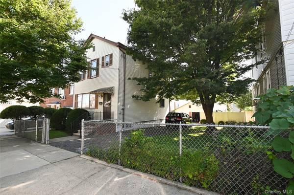 1313 126th ST, College Point, NY 11356