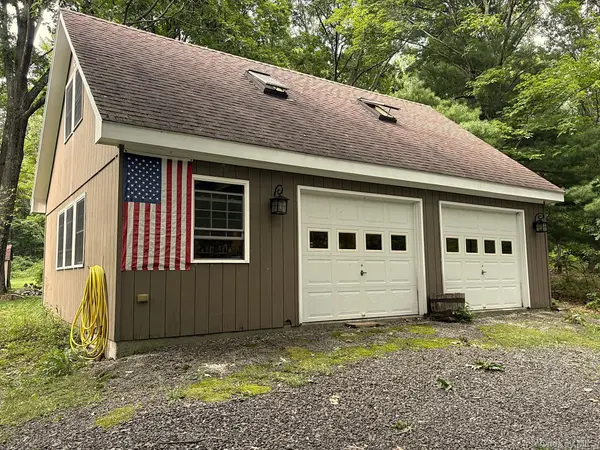 33 Twin Bridges RD, Copake, NY 12516
