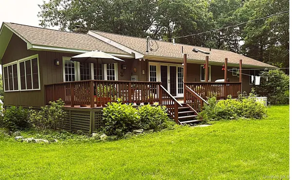 33 Twin Bridges RD, Copake, NY 12516