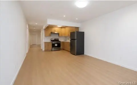 39-55 57 ST #3, Woodside, NY 11377