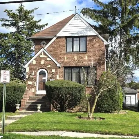 169 Bixley Heath, Lynbrook, NY 11563