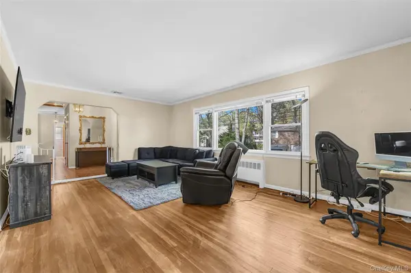 61-46 213th ST, Bayside, NY 11364