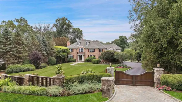 8 Ridgeview CIR, Armonk, NY 10504