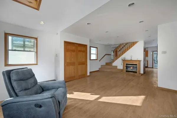 74 Aster PL #74, Bronx, NY 10465