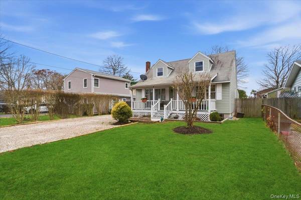 30 George DR, Mastic, NY 11950