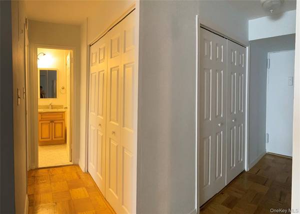 61-20 Grand Central Pkwy #C 500, Forest Hills, NY 11375