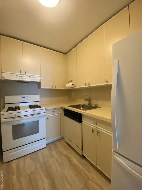 61-20 Grand Central Pkwy #C 500, Forest Hills, NY 11375